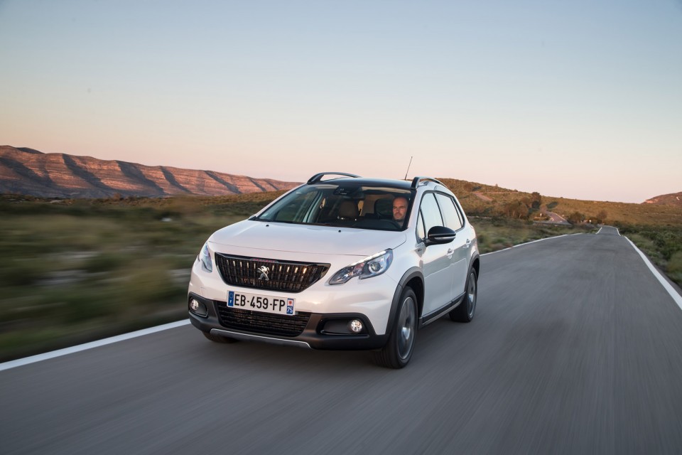 Photo Peugeot 2008 GT Line restylée Blanc Nacré - Essais 2016