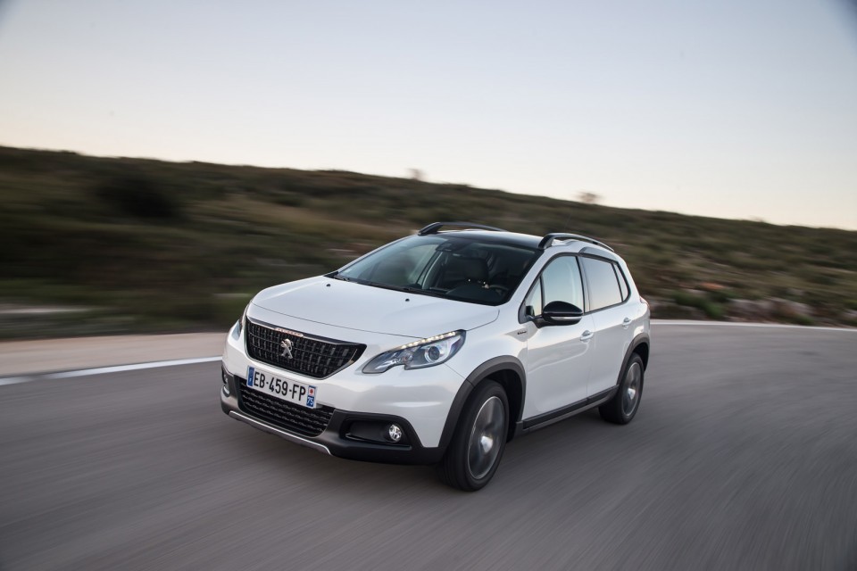 Photo Peugeot 2008 GT Line restylée Blanc Nacré - Essais 2016