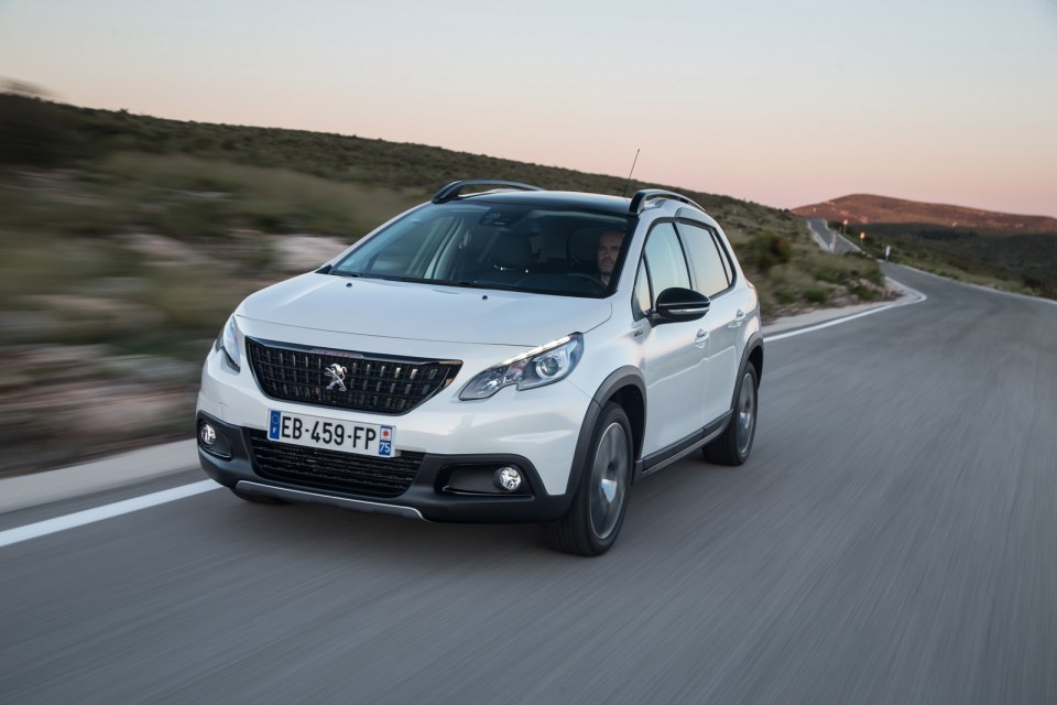 Photo Peugeot 2008 GT Line restylée Blanc Nacré - Essais 2016