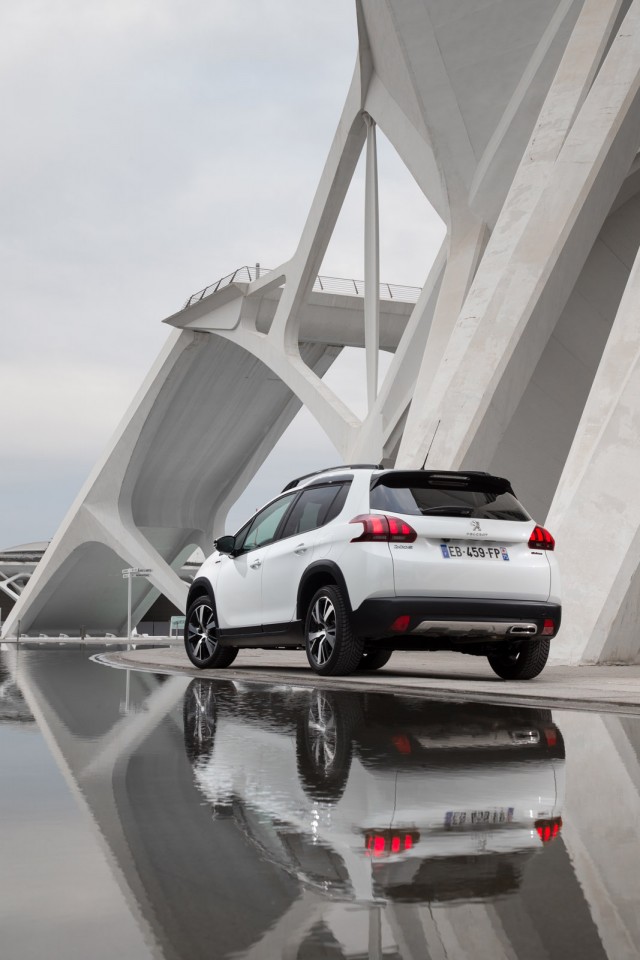 Photo Peugeot 2008 GT Line restylée Blanc Nacré - Essais 2016