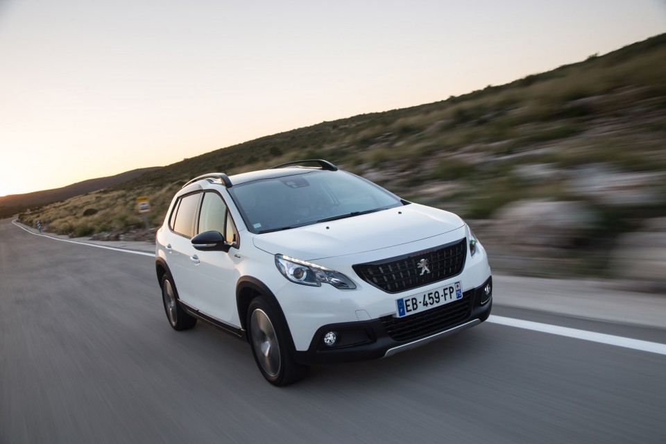 Photo Peugeot 2008 GT Line restylée Blanc Nacré - Essais 2016