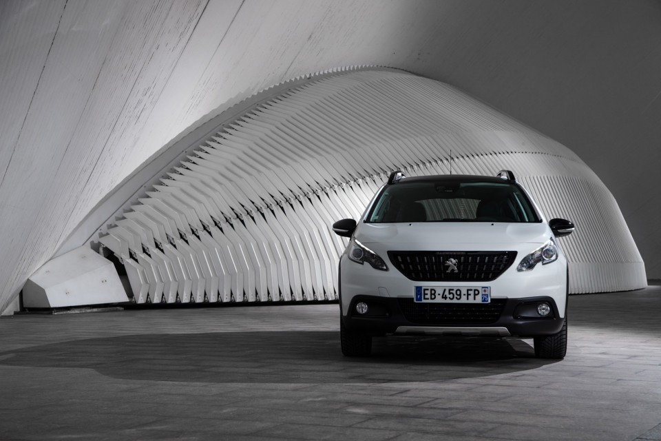 Photo Peugeot 2008 GT Line restylée Blanc Nacré - Essais 2016