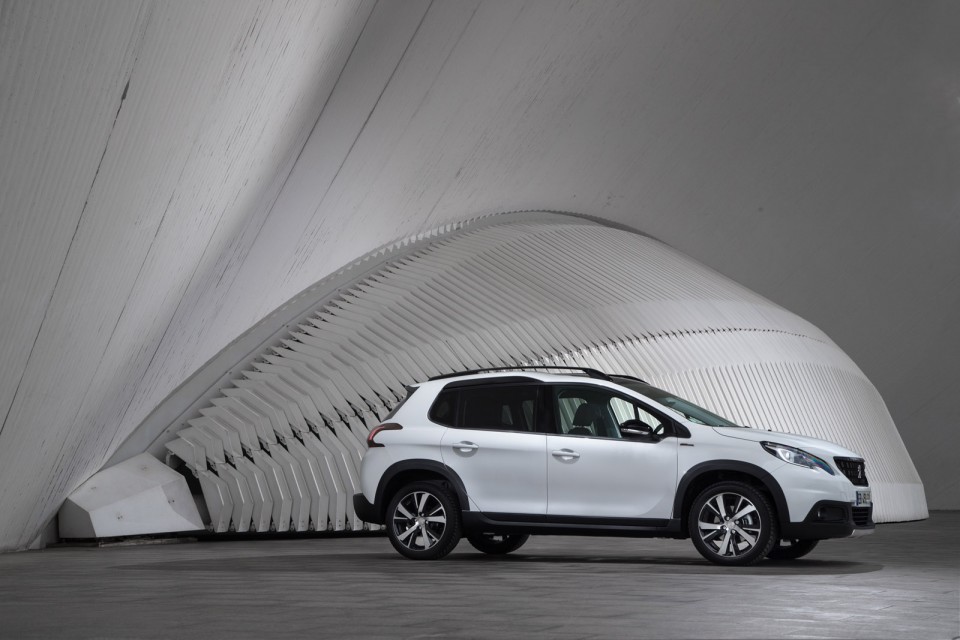 Photo Peugeot 2008 GT Line restylée Blanc Nacré - Essais 2016