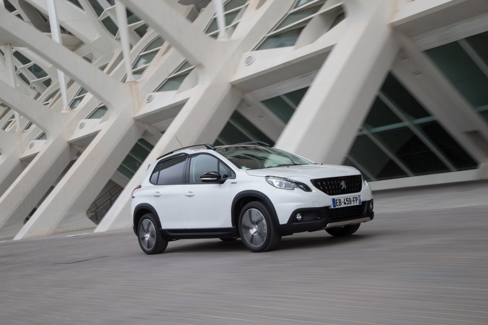 Photo Peugeot 2008 GT Line restylée Blanc Nacré - Essais 2016