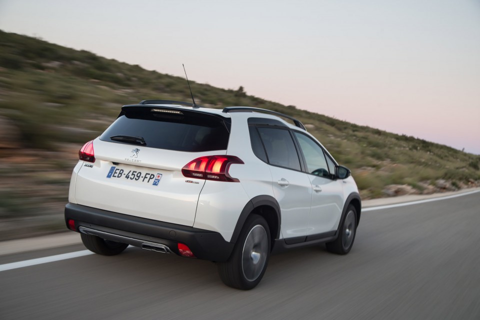 Photo Peugeot 2008 GT Line restylée Blanc Nacré - Essais 2016