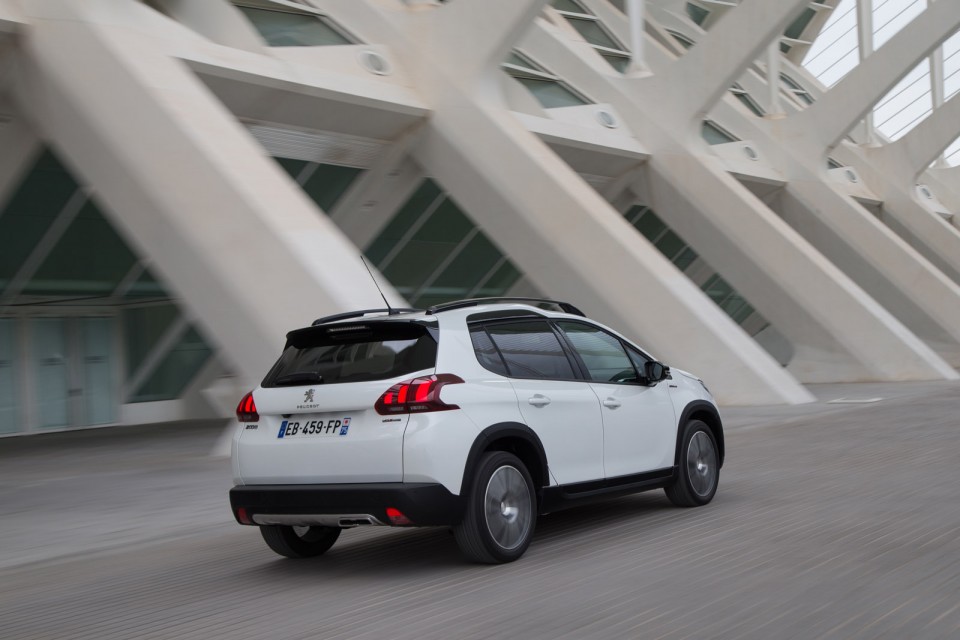 Photo Peugeot 2008 GT Line restylée Blanc Nacré - Essais 2016