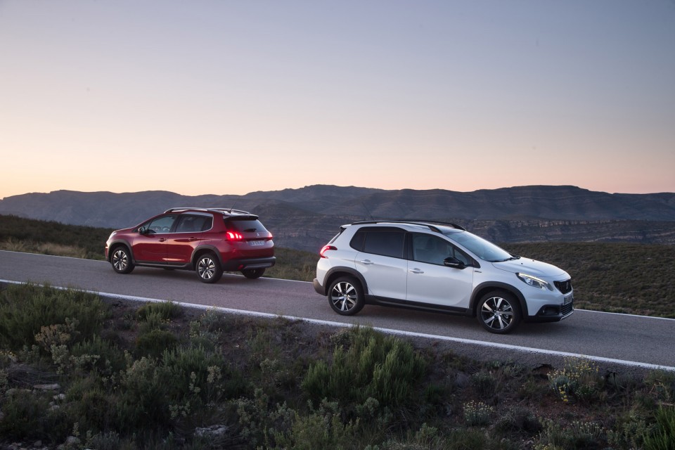 Photo Peugeot 2008 GT Line restylée Blanc Nacré - Essais 2016