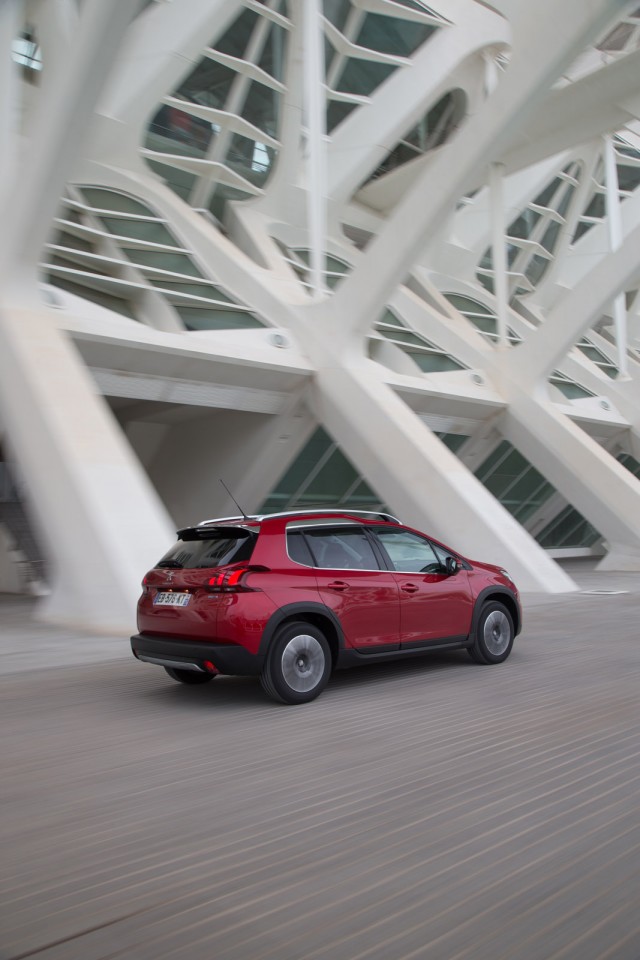 Photo Peugeot 2008 Allure restylée Rouge Ultimate - Essais 2016