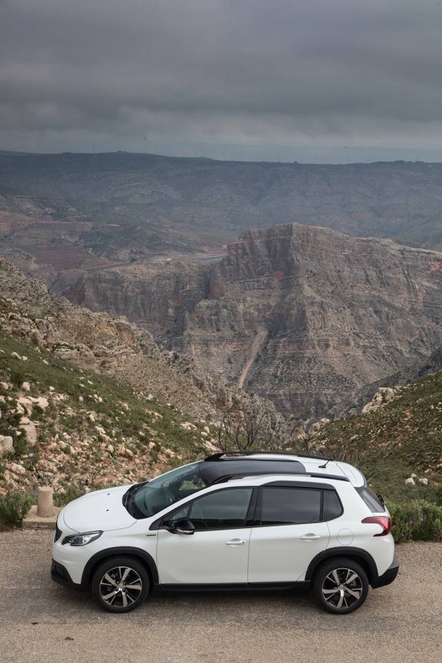 Photo Peugeot 2008 GT Line restylée Blanc Nacré - Essais 2016