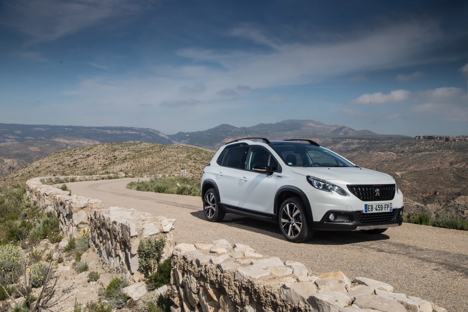 Photo Peugeot 2008 GT Line restylée Blanc Nacré - Essais 2016
