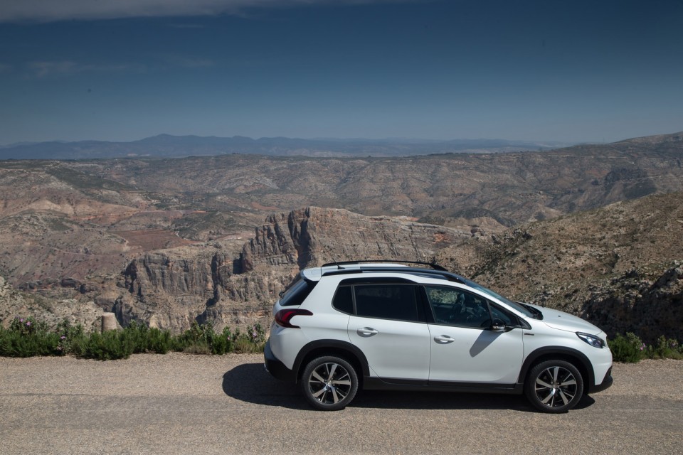 Photo Peugeot 2008 GT Line restylée Blanc Nacré - Essais 2016