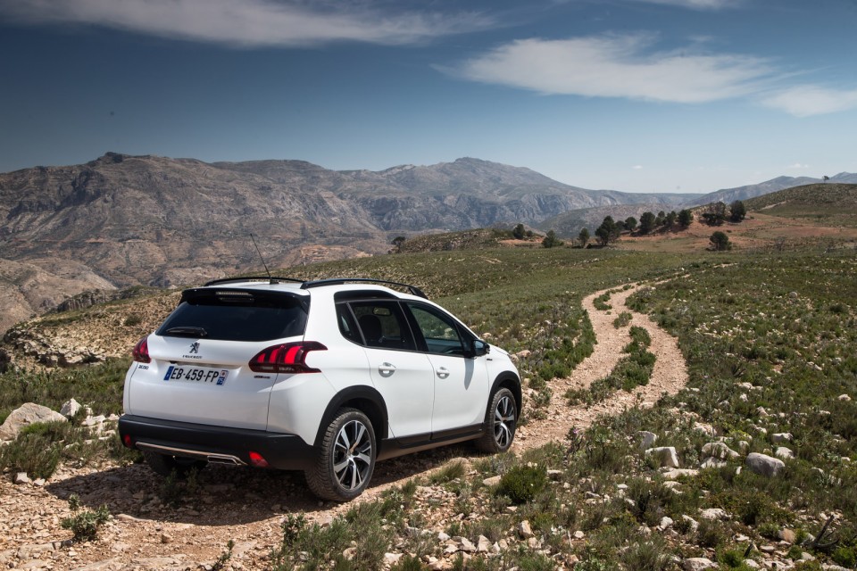 Photo Peugeot 2008 GT Line restylée Blanc Nacré - Essais 2016