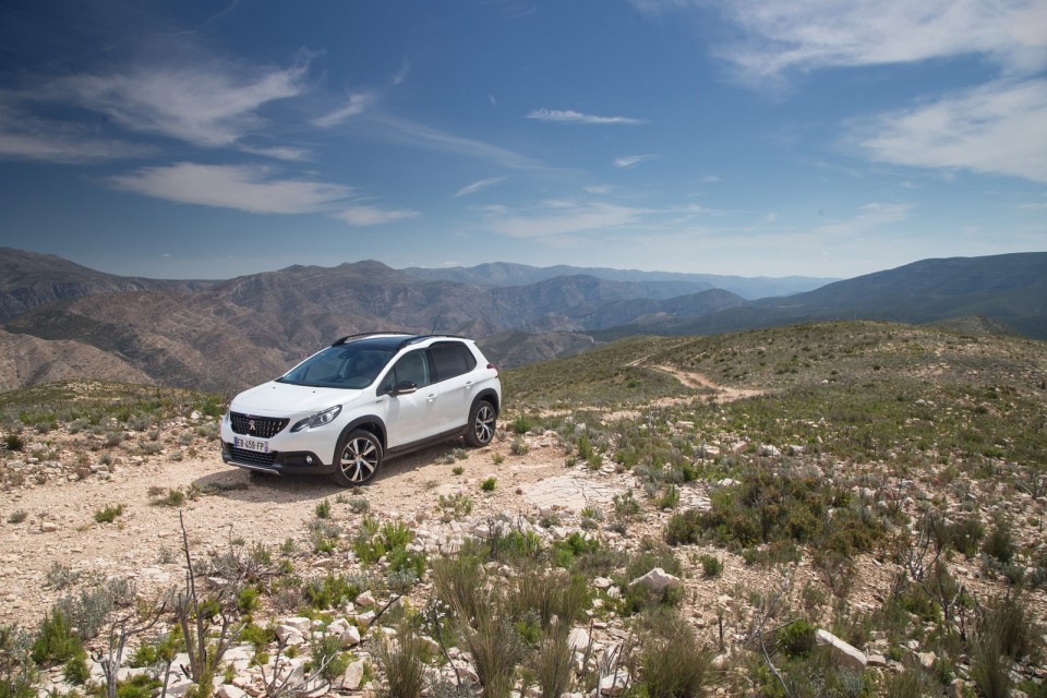 Photo Peugeot 2008 GT Line restylée Blanc Nacré - Essais 2016