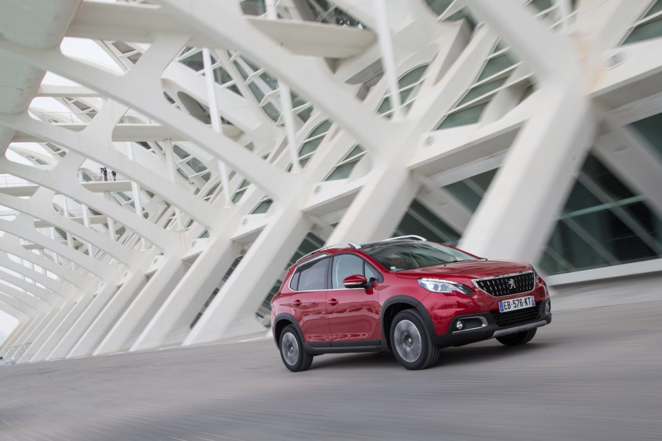 Photo Peugeot 2008 Allure restylée Rouge Ultimate - Essais 2016