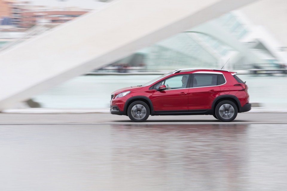 Photo Peugeot 2008 Allure restylée Rouge Ultimate - Essais 2016