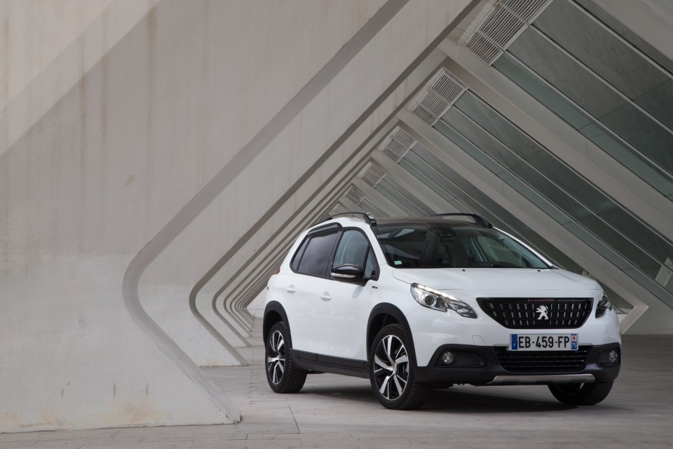 Photo Peugeot 2008 GT Line restylée Blanc Nacré - Essais 2016