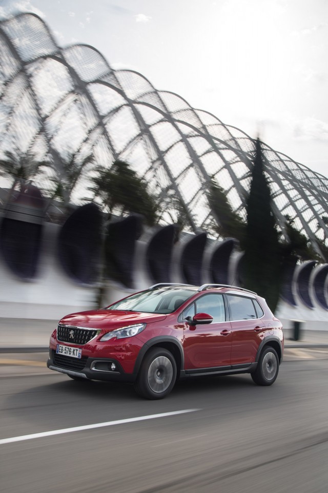 Photo Peugeot 2008 Allure restylée Rouge Ultimate - Essais 2016