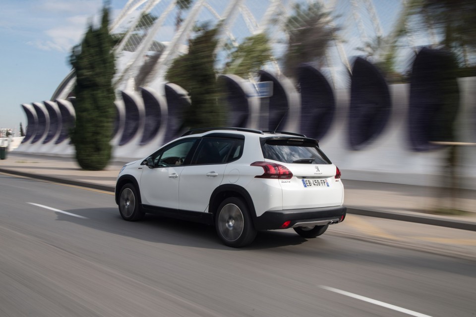 Photo Peugeot 2008 GT Line restylée Blanc Nacré - Essais 2016