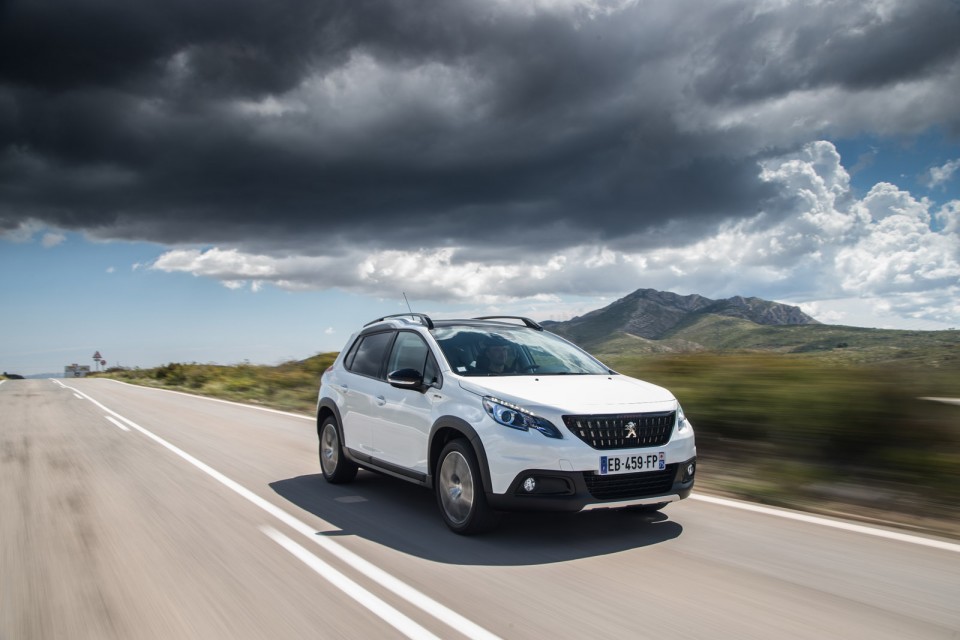 Photo Peugeot 2008 GT Line restylée Blanc Nacré - Essais 2016