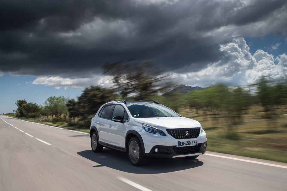 Photo Peugeot 2008 GT Line restylée Blanc Nacré - Essais 2016