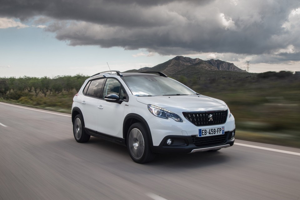 Photo Peugeot 2008 GT Line restylée Blanc Nacré - Essais 2016