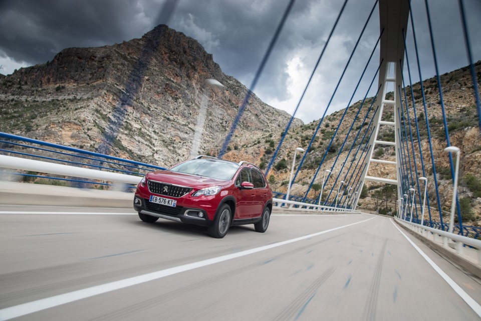 Photo Peugeot 2008 Allure restylée Rouge Ultimate - Essais 2016