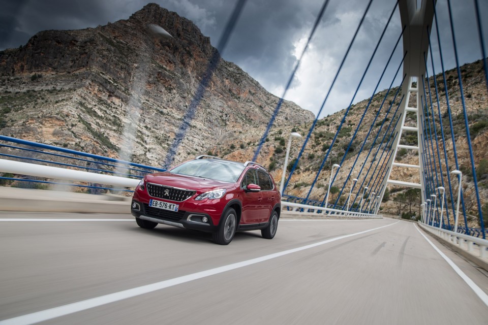 Photo Peugeot 2008 Allure restylée Rouge Ultimate - Essais 2016