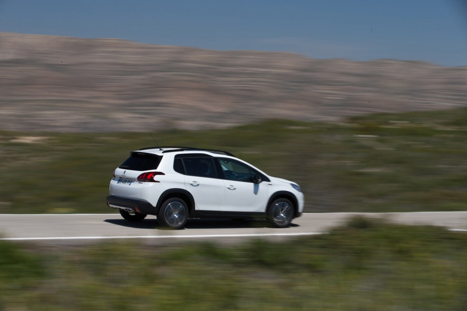 Photo Peugeot 2008 GT Line restylée Blanc Nacré - Essais 2016