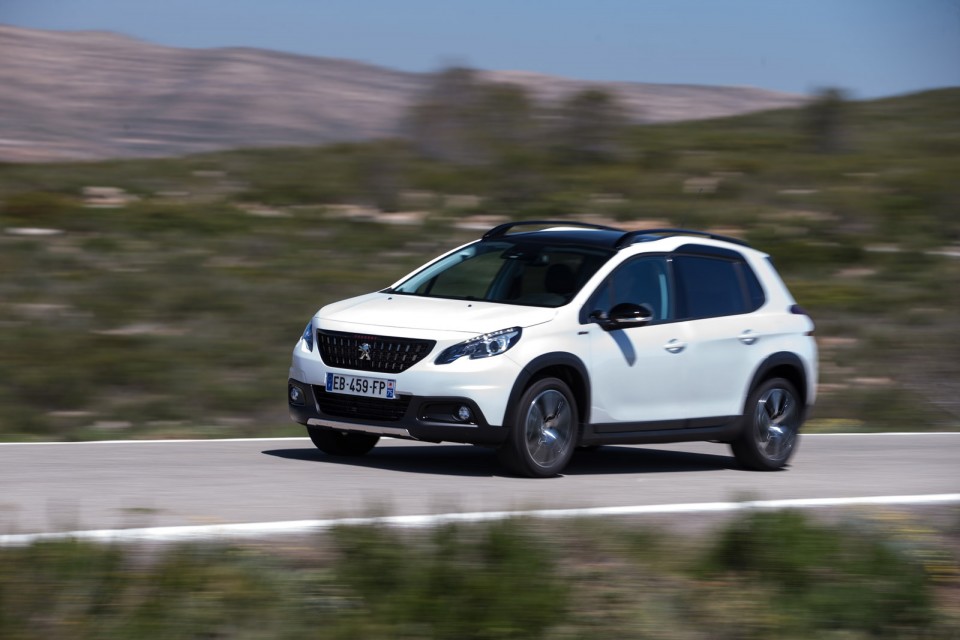 Photo Peugeot 2008 GT Line restylée Blanc Nacré - Essais 2016