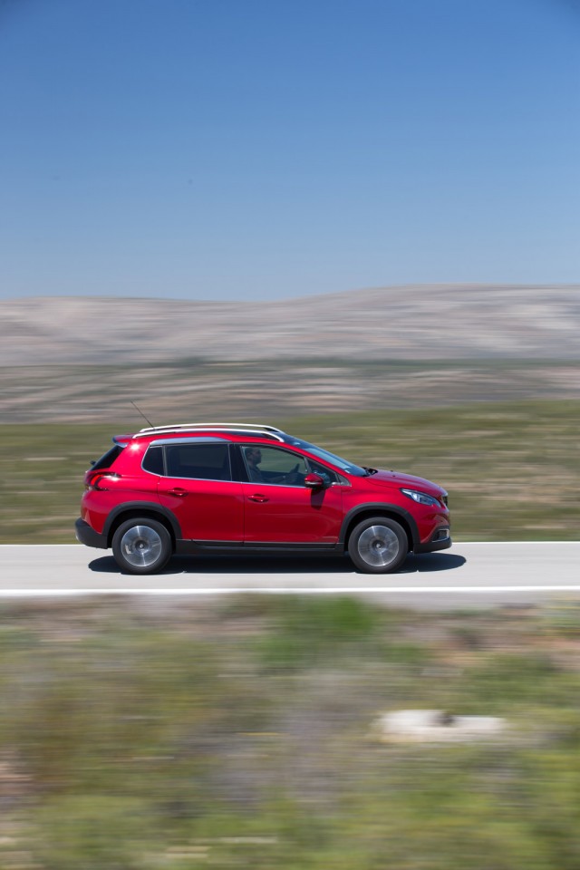 Photo Peugeot 2008 Allure restylée Rouge Ultimate - Essais 2016