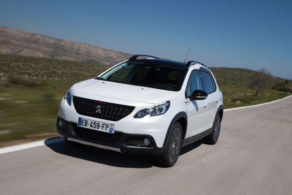 Photo Peugeot 2008 GT Line restylée Blanc Nacré - Essais 2016