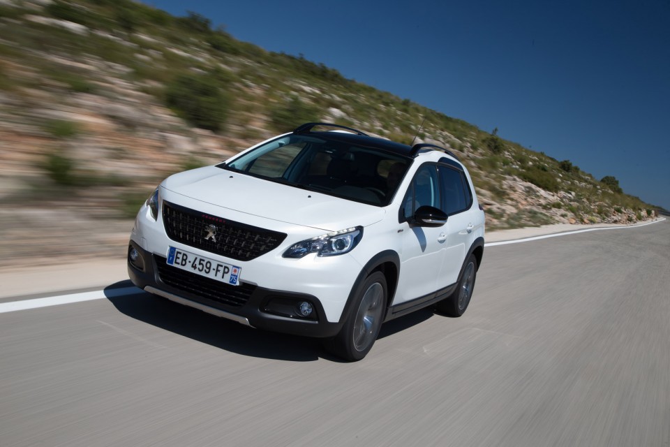 Photo Peugeot 2008 GT Line restylée Blanc Nacré - Essais 2016