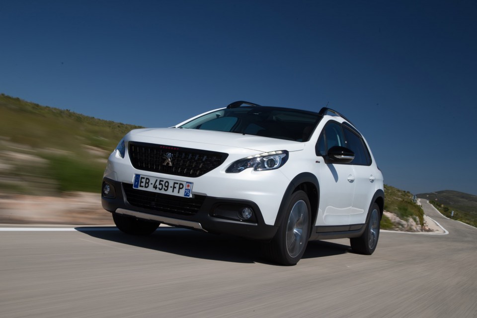 Photo Peugeot 2008 GT Line restylée Blanc Nacré - Essais 2016