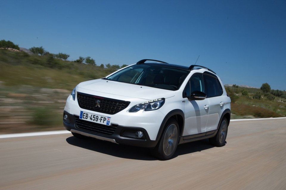 Photo Peugeot 2008 GT Line restylée Blanc Nacré - Essais 2016