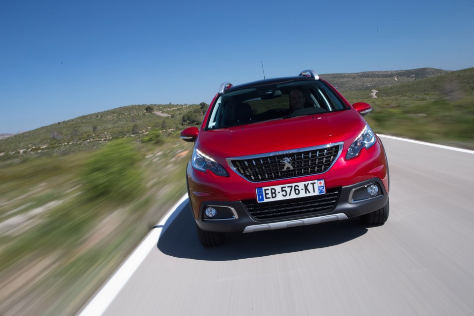 Photo Peugeot 2008 Allure restylée Rouge Ultimate - Essais 2016