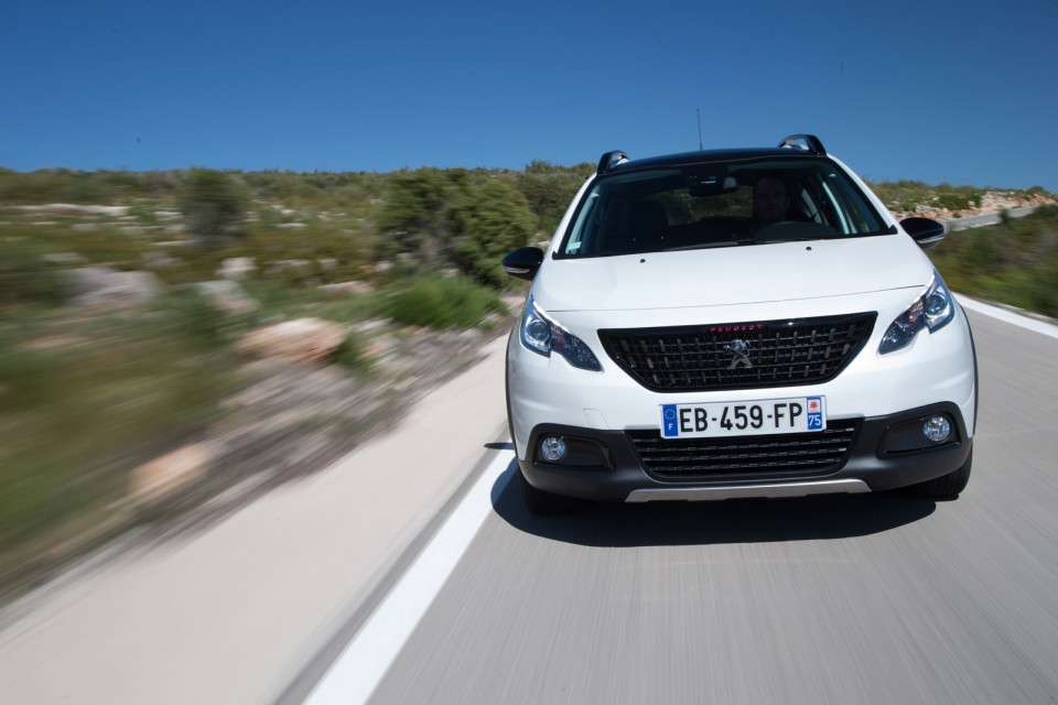 Photo Peugeot 2008 GT Line restylée Blanc Nacré - Essais 2016