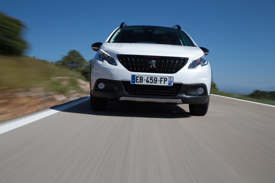 Photo Peugeot 2008 GT Line restylée Blanc Nacré - Essais 2016