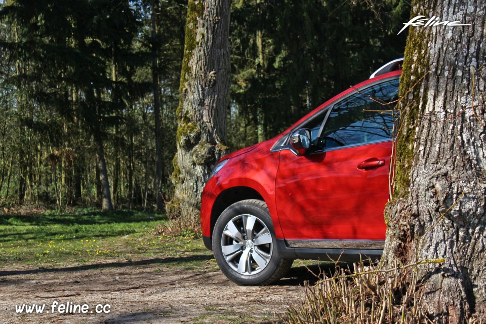 Photo essai Peugeot 2008 Allure - 1.2 PureTech 110 BVM5 - Orange