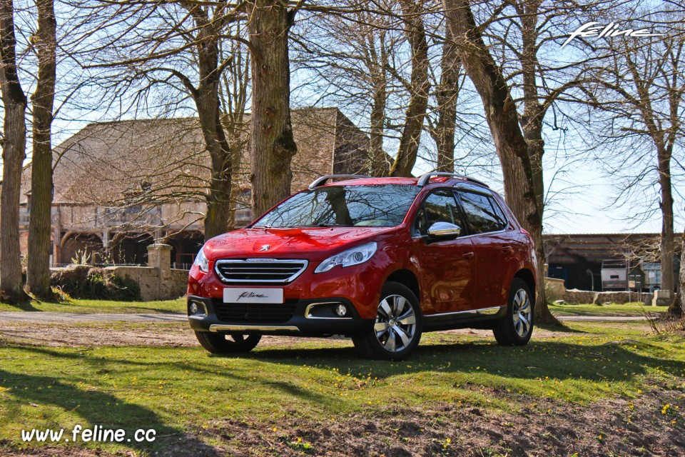 Photo 3/4 avant Peugeot 2008 Allure Orange Tourmaline - 1.2 Pure