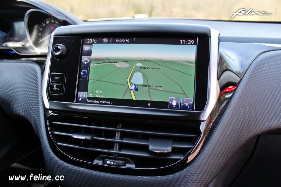 Photo navigation GPS écran tactile multimédia SMEG+ Peugeot 20