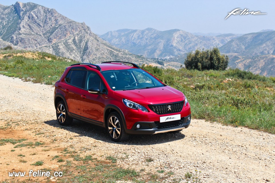 Photo 3/4 avant Peugeot 2008 GT Line restylée (2016)