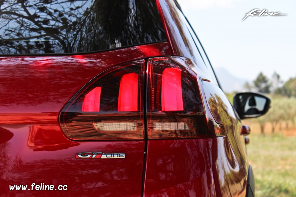 Photo feu arrière Peugeot 2008 GT Line restylée (2016)