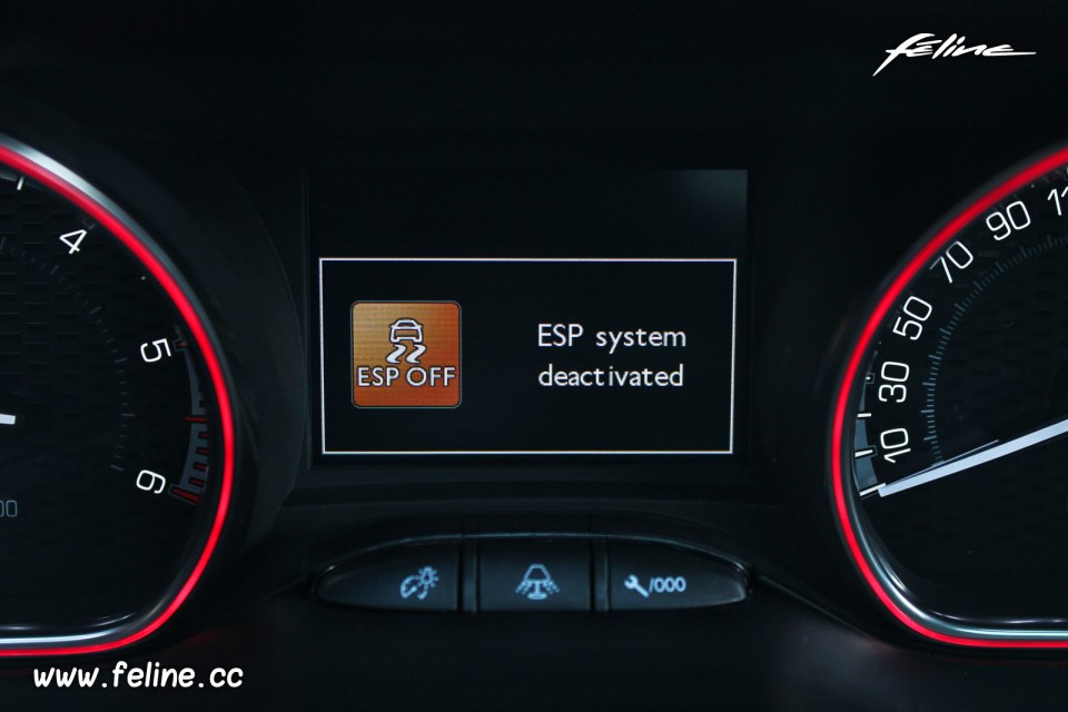 Photo mode ESP off Grip Control Peugeot 2008 GT Line restylée (