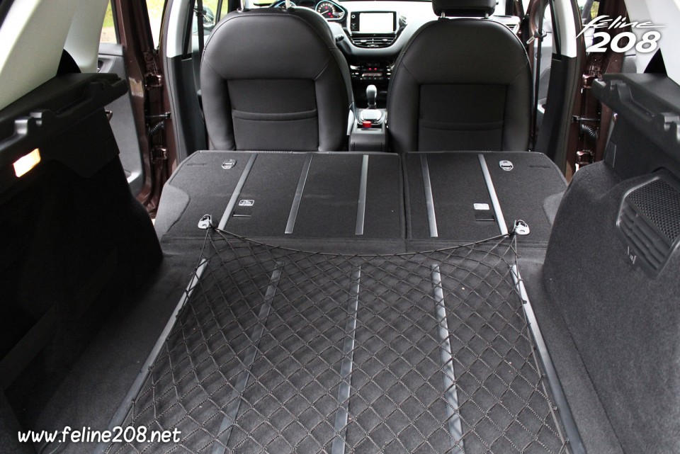 Coffre banquette repliée Peugeot 2008 Allure - Essais Peugeot 2008 - Mai 2013 - 1-063