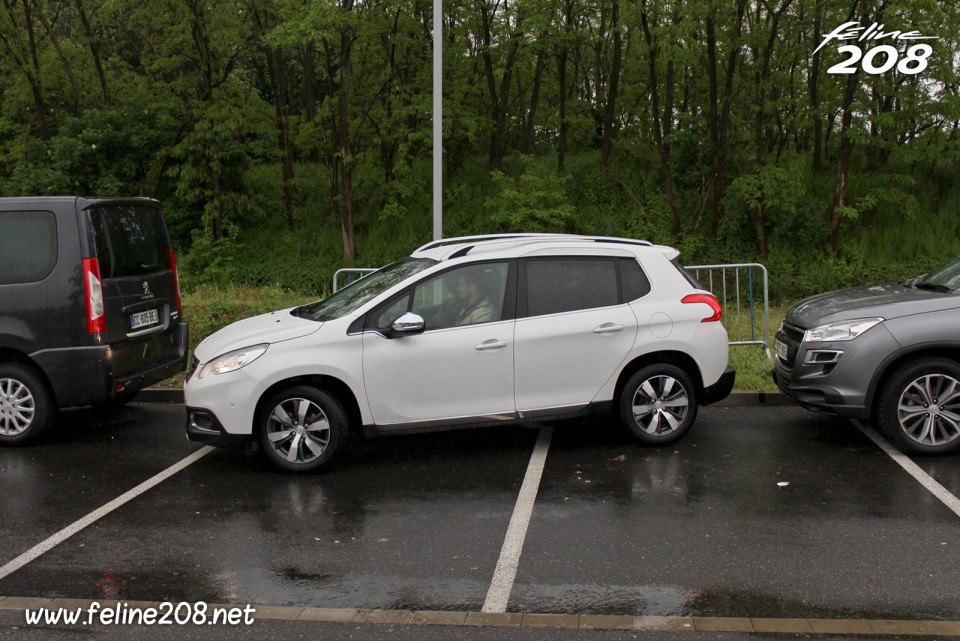 Park Assist Peugeot 2008 - Essais Peugeot 2008 - Mai 2013 - 1-076