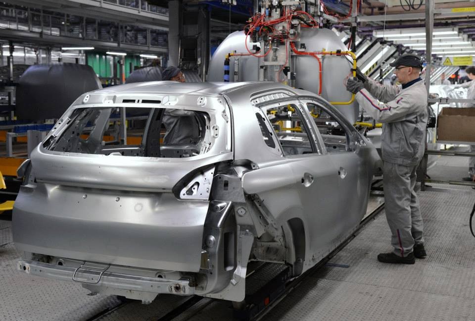 Production de la Peugeot 2008 à Mulhouse (68) - 1-008