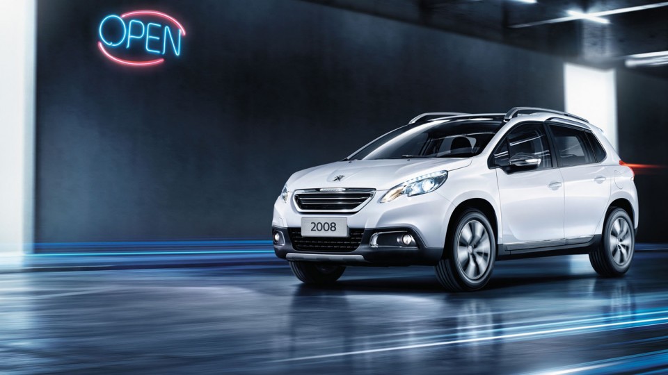 Photo officielle Peugeot 2008 Chine Blanc Nacré