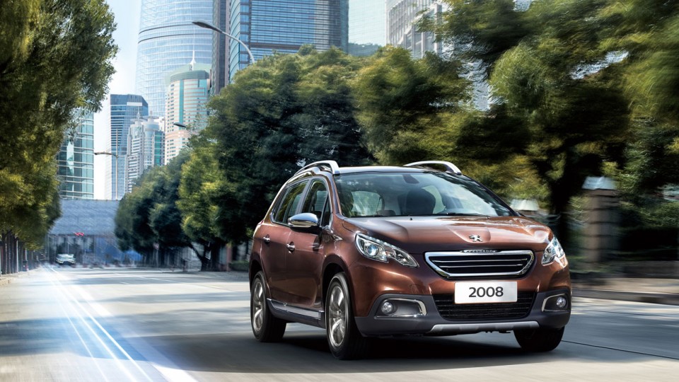 Photo officielle Peugeot 2008 Chine Brun Rich Oak