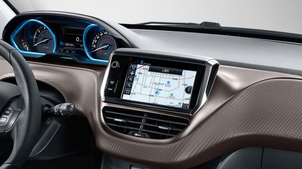 Photo navigation GPS sur écran tactile Peugeot 2008 Chine