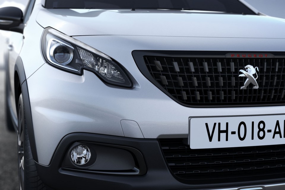 Photo détail bouclier avant Peugeot 2008 GT Line restylée (201